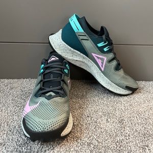 Nike Pegasus Trail 2 CK4309  300 Seaweed/Beyond Pink New Women's Size 10